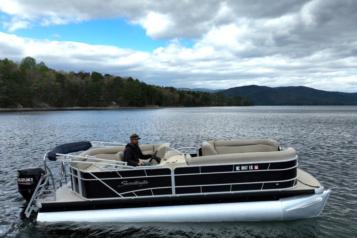 a small boat in a body of water